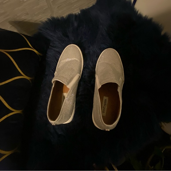 Steve Madden Amplify Shoes Silver Bedazzled Slip On Shoes - Picture 4 of 4